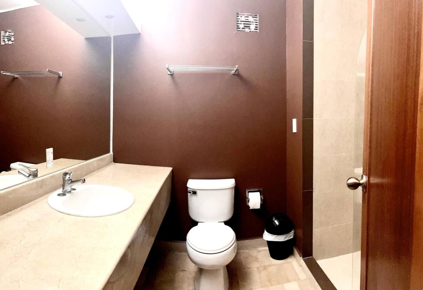 1420 Lujosa Habitacion - Hotel Akros กีโต ภายนอก รูปภาพ